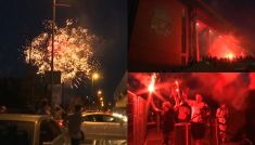 Kibice Liverpoolu świętujący mistrzostwo Anglii (fot. SNTV)