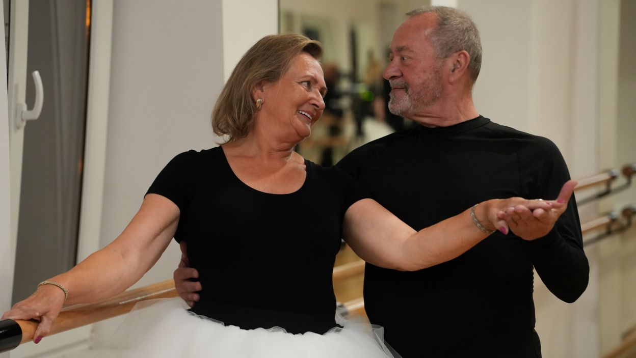 Podczas lekcji baletu Elżbieta zatańczyła z Ryszardem. Dla tej pary to była również wspaniała zabawa. Fot. Archiwum TVP
