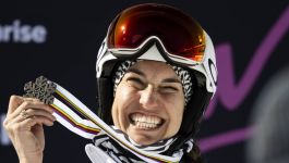 Aleksandra Król-Walas z medalem mistrzostw świata w snowboardzie (fot. PAP/EPA) Aleksandra Król-Walas z medalem mistrzostw świata w snowboardzie (fot. PAP/EPA)