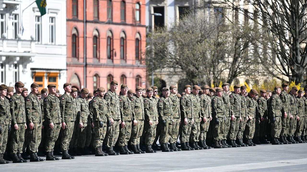 Rezerwa aktywna będzie oparta o szkolenia, jakie obowiązują w Wojskach Obrony Terytorialnej (fot. PAP/Maciej Kulczyński)
