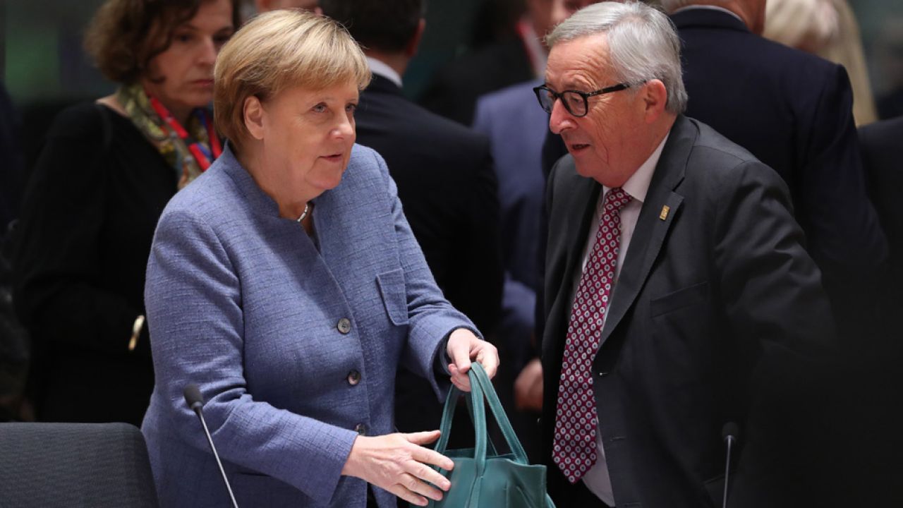 Angela Merkel zasugerowała, że państwa narodowe powinny być gotowe do przekazania swojej suwerenności (fot. Sean Gallup/Getty Images) Angela Merkel zasugerowała, że państwa narodowe powinny być gotowe do przekazania swojej suwerenności (fot. Sean Gallup/Getty Images)