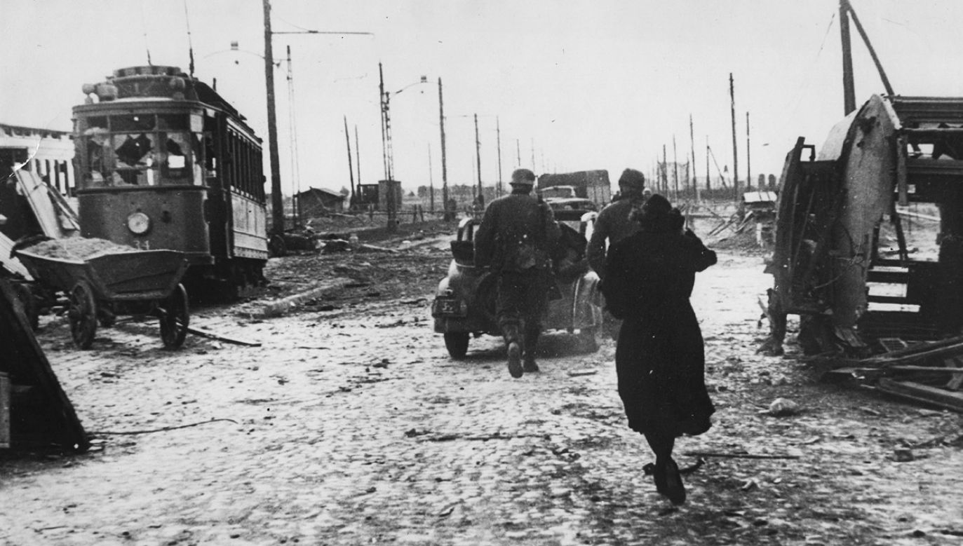 Niemcy powtarzają, że nie zamierzają wypłacić Polsce reparacji za II wojnę światową (fot.  Hulton Archive/Getty Images)