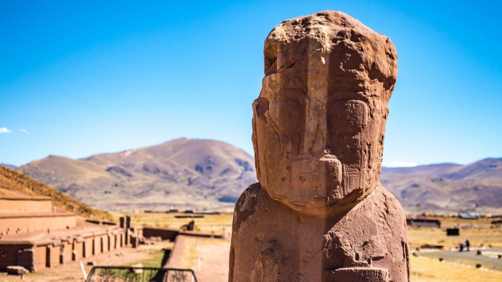 Jedna z rzeźb w Tihuanaco (fot. travelview/ Shutterstock)