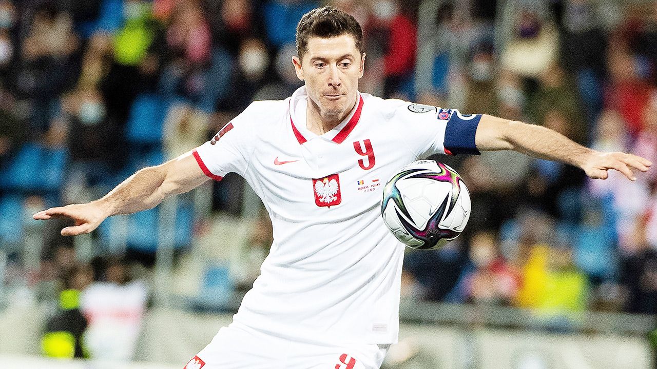 Robert Lewandowski w finałowej jedenastce plebiscytu FIFA (fot. PAP/Andrzej Lange) Robert Lewandowski w finałowej jedenastce plebiscytu FIFA (fot. PAP/Andrzej Lange)