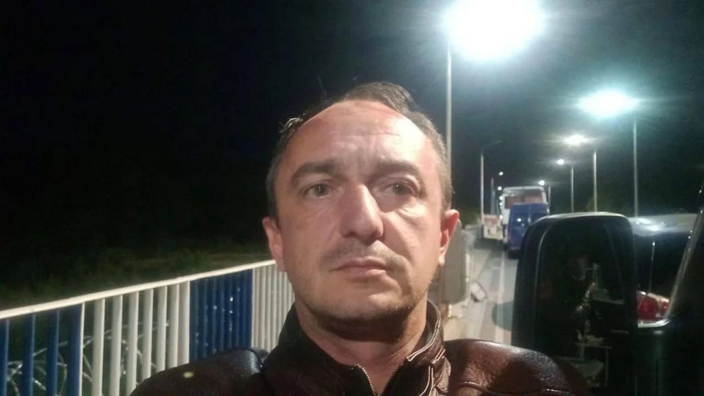 Дзмітрый Смактуновіч на Варшаўскім мосце. Мяжа Беларусі і Польшчы. Ноч на 12 ліпеня 2024 года. (Фота: Наталля, жонка Дзмітрыя / Mostmedia.io)