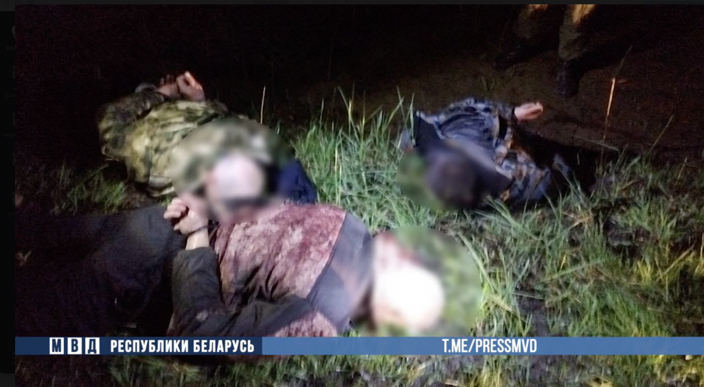 Затрыманне падазраваных у крадзяжах з фураў. (Скрыншот: «Белсат»)