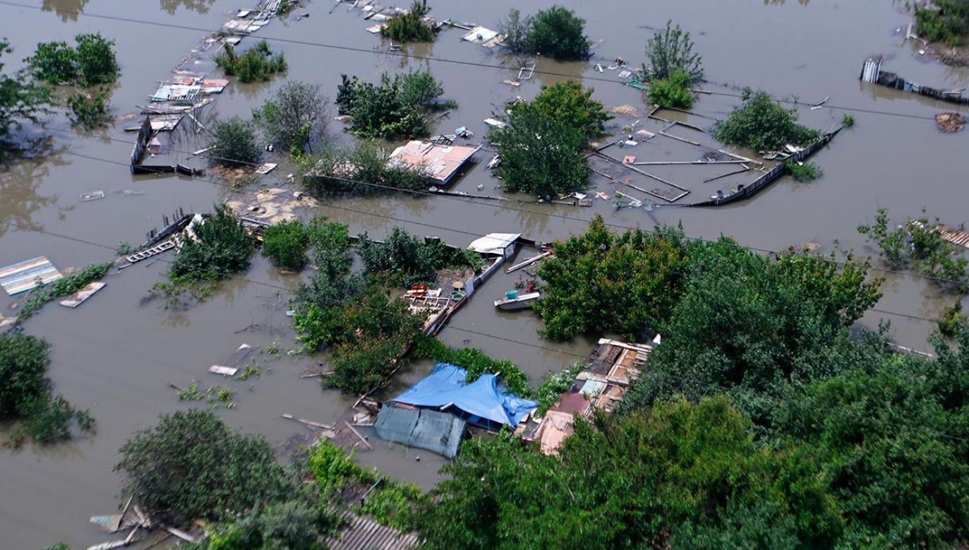 Zalane tereny po wysadzeniu tamy na Dnieprze (fot. Yan Dobronosov/Global Images Ukraine via Getty Images)