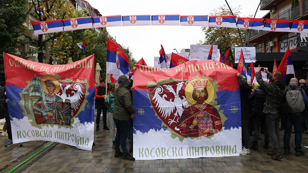 Protest mniejszości serbskiej w Kosowie (fot.  Erkin Keci/Anadolu Agency via Getty Images)