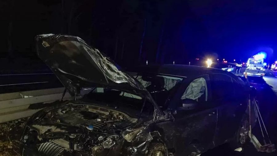 Kierowca Skody doprowadził do zderzenia z kolejnymi trzema pojazdami. Fot. źródło FB: pless.pl - na sygnale