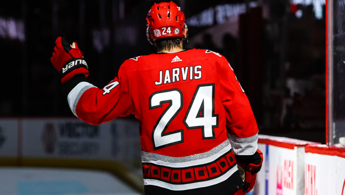 Jarvis' hat trick carries Hurricanes past Canadiens 6-2