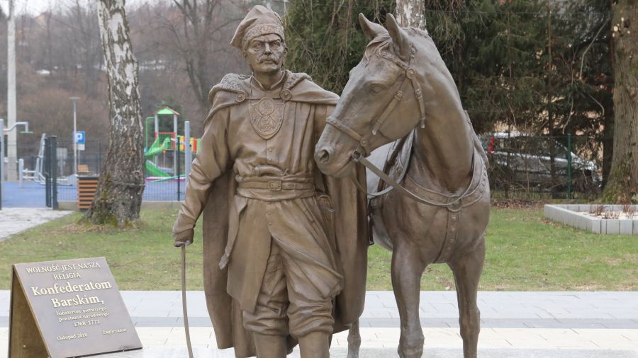 Pomnik Nieznanego Konfederata Barskiego upamietniający ostatnią bitwę Konfederacji Barskiej (1768-1772), która miała miejsce na przedpolach Zagórza nad Osławą. Fot. Henryk Przondziono / Gość Niedzielny / Forum