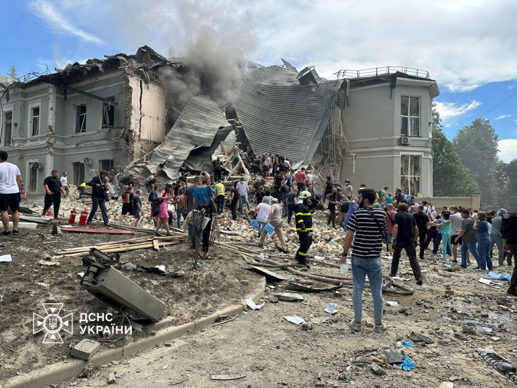 Дзіцячы шпіталь у Кіеве, абстраляны расейскімі войскамі. (Крыніца: МВС України / Telegram)