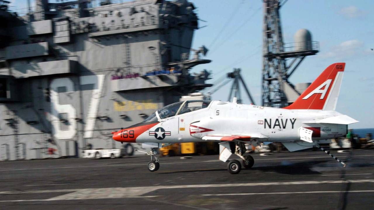 Piloci zdołali się katapultować (fot. US Navy) Piloci zdołali się katapultować (fot. US Navy)