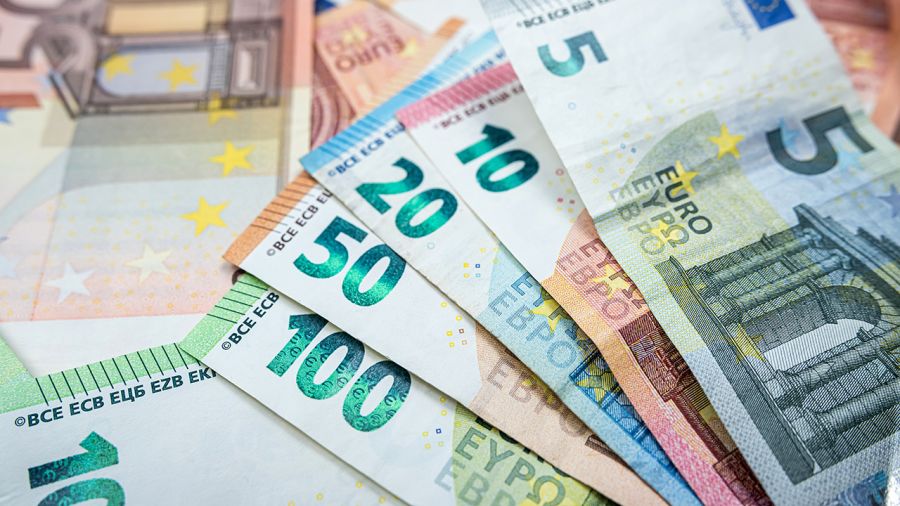 Kursy walut – piątek 16 maja 2025 (fot. Shutterstock)