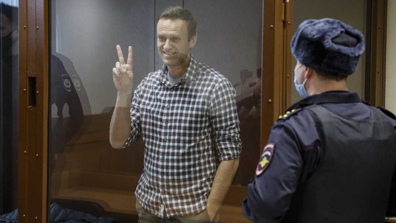 Aleksiej Nawalny trafi do kolonii karnej (fot. PAP/EPA/YURI KOCHETKOV) Aleksiej Nawalny trafi do kolonii karnej (fot. PAP/EPA/YURI KOCHETKOV)