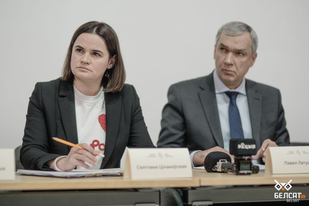 Святлана Ціханоўская і Павел Латушка (Фота: Карына Пашко / Белсат)