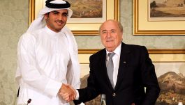Sepp Blatter i szefujący kandydaturze Kataru szejk Mohammed bin Hamad bin Khalifa Al Thani