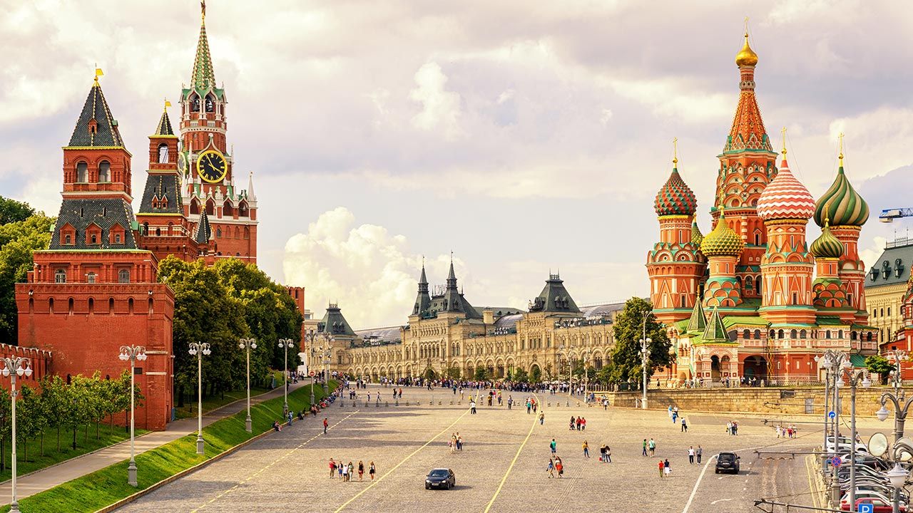 UE zawiesi wizy dla Rosjan (fot. Shutterstock)