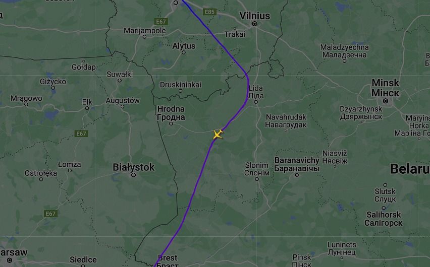 Самалёт «AirBaltic» ляціць над Беларуссю. Фота Flightradar24.