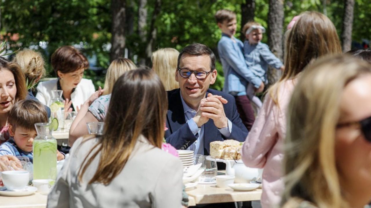 Mateusz Morawiecki złożył życzenia w Dniu Matki (fot. Krystian Maj/KPRM) Mateusz Morawiecki złożył życzenia w Dniu Matki (fot. Krystian Maj/KPRM)