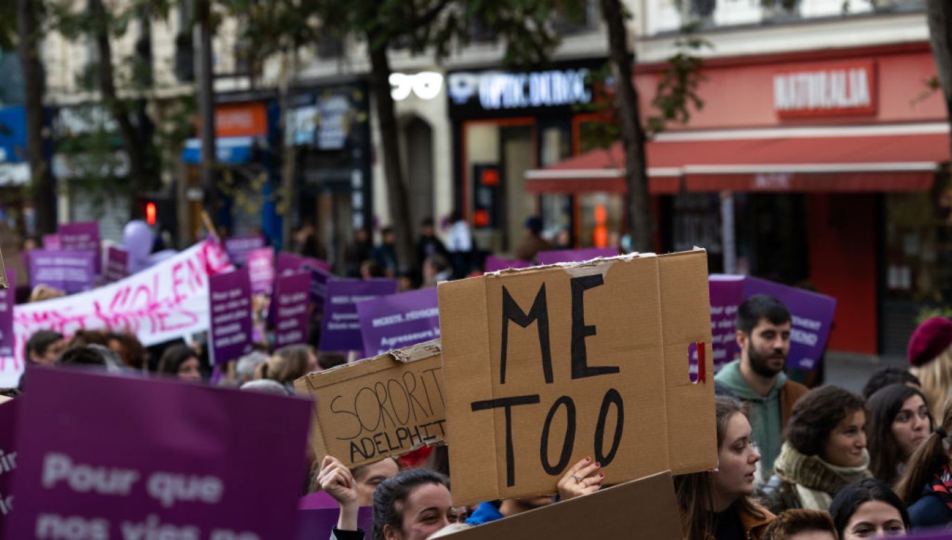Niedawno w Paryżu protestowano przeciwko przemocy seksualnej. (Fot. Jerome Gilles; Getty Images)
