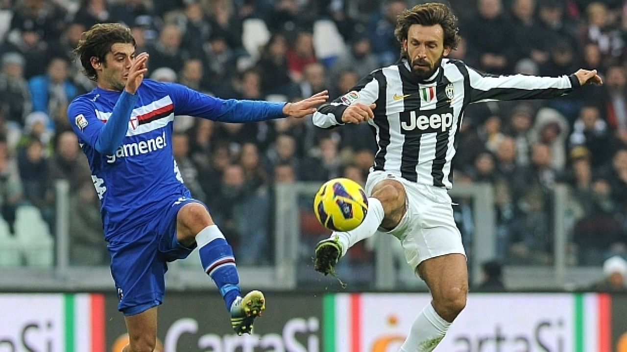 Andrea Pirlo walczy o piłkę ze swoim imiennikiem – Polim w meczu Juventus – Sampdoria (fot. Getty Images)