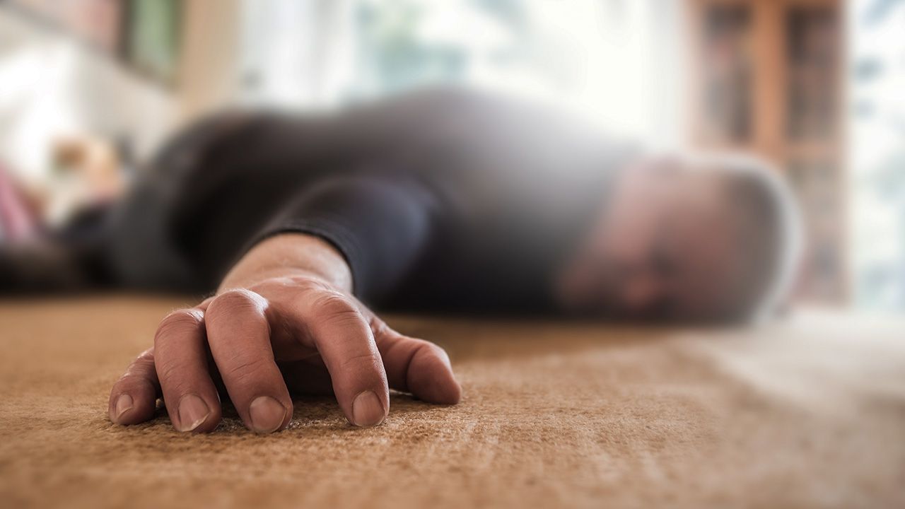Spożycie alkoholu w Polsce zaczęło rosnąć po 2000 r., kiedy poluzowano regulacje dotyczące spożycia alkoholu (fot. Shutterstock/Rainer Fuhrmann) Spożycie alkoholu w Polsce zaczęło rosnąć po 2000 r., kiedy poluzowano regulacje dotyczące spożycia alkoholu (fot. Shutterstock/Rainer Fuhrmann)