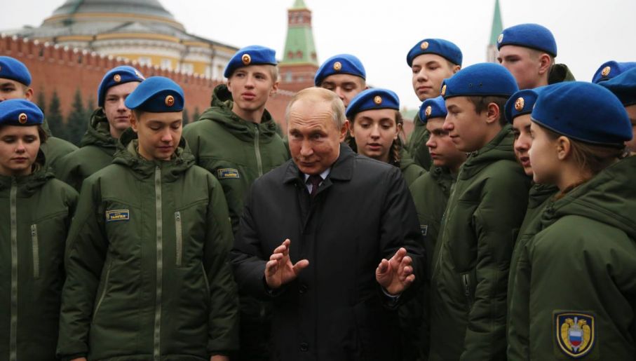 Militaryzm jest jedną z cech faszyzmu, rozwijaną w Rosji Putina (fot. Mikhail Svetlov/Getty Images)