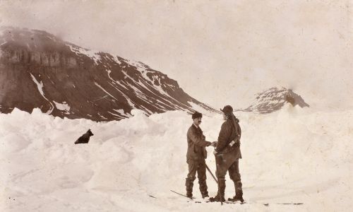 Meeting of Fridtjof Nansen (right) and Frederick Jackson at Cape Flora, Franz Josef Land, June 17, 1896. Photo: from the book 