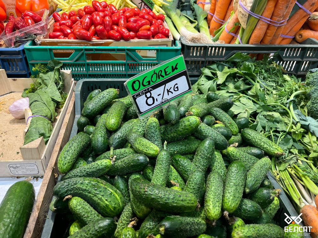 Агуркі на рынку Шэмбека (Bazar Szembeka), самы стары рынак у Варшаве, які знаходзіцца ў спальным раёне гораду. (Фота: Аліса Ганчар / Белсат)