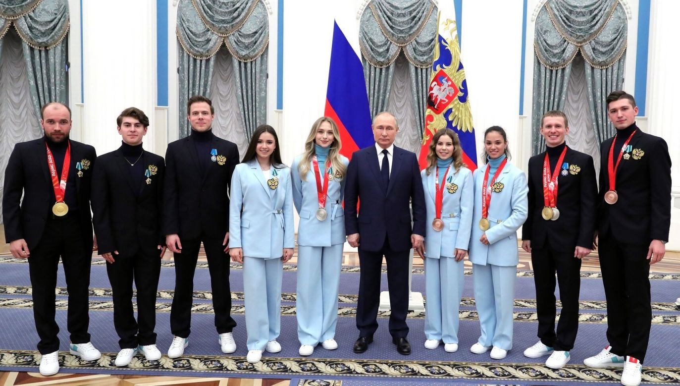 Vladimir Putin hosts Russian athletes at an awards ceremony for the Beijing 2022 Winter Olympic Games medal winners at the Kremlin in Moscow on April 26, 2022. Photo: Kremlin Press Service / Handout/Anadolu Agency via Getty Images