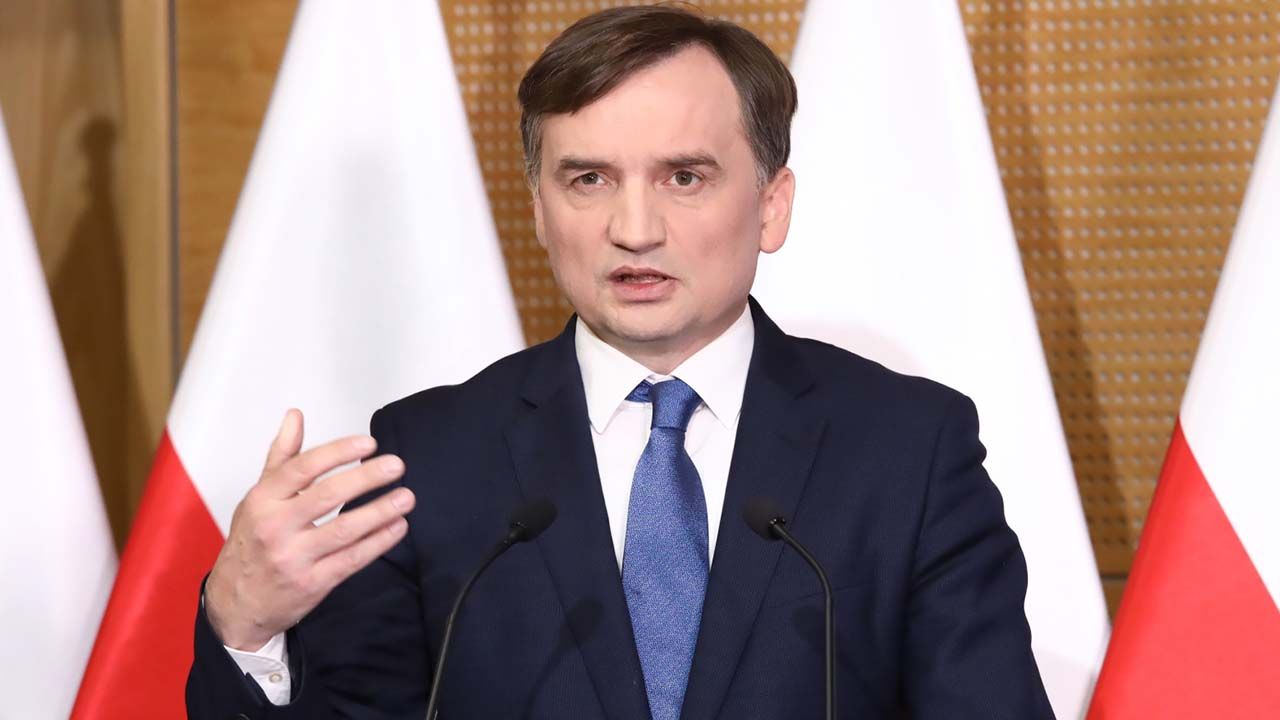 Minister sprawiedliwości Zbigniew Ziobro (fot. PAP/Tomasz Gzell) Minister sprawiedliwości Zbigniew Ziobro (fot. PAP/Tomasz Gzell)