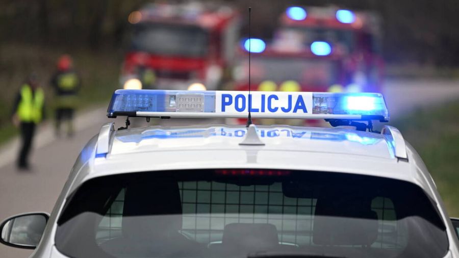 Długa Wieś Druga – ciężarówka w rowie (fot. zdj. ilustr., PAP/Darek Delmanowicz)