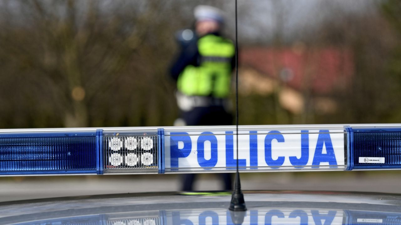 Nieznany mężczyzna miał zaczepiać dzieci na jednym z kieleckich osiedli (fot. PAP) Nieznany mężczyzna miał zaczepiać dzieci na jednym z kieleckich osiedli (fot. PAP)