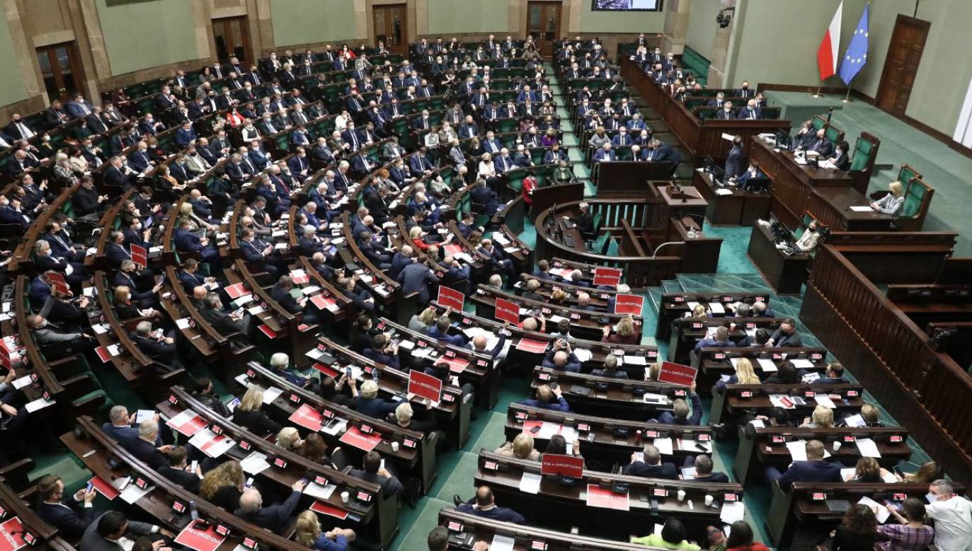 Sejm w środę debatował nad sprawozdaniem komisji spraw zagranicznych (fot. PAP/Tomasz Gzell)