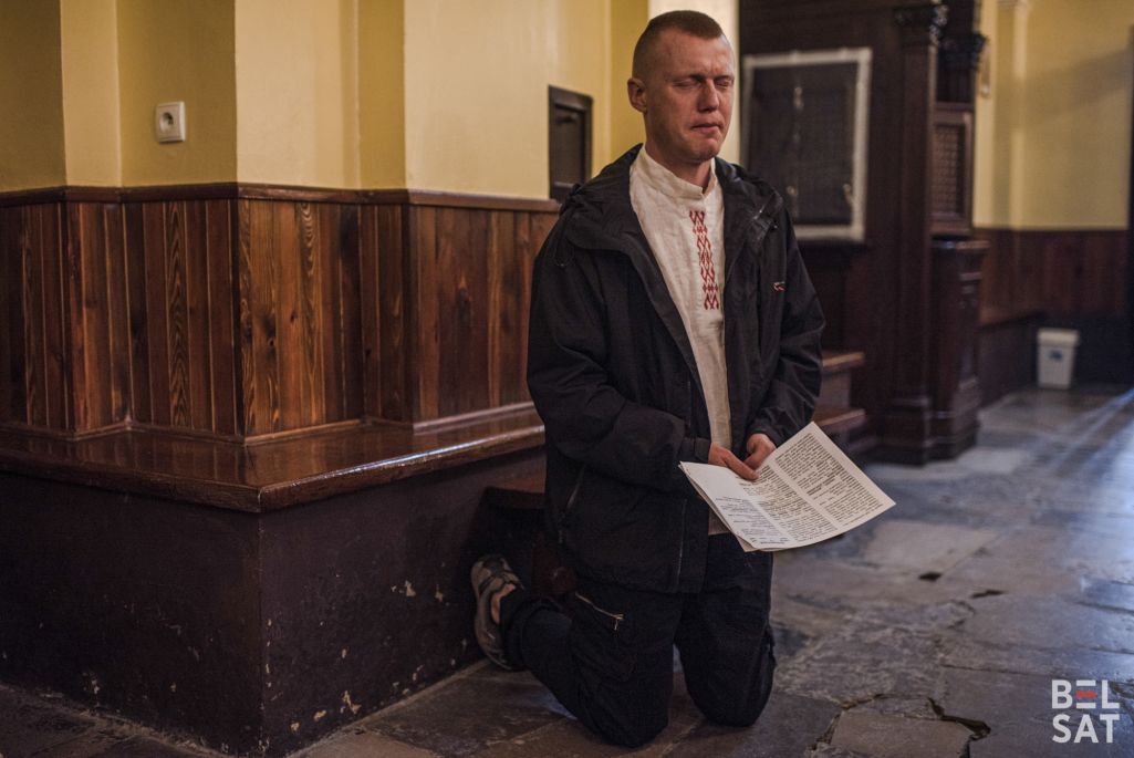 Хрысціянскі прапаведнік Сергій Мельянец у царкве. Варшава, Польшча. 22 траўня 2022 года. (Фота: Карына Пашко / Белсат)