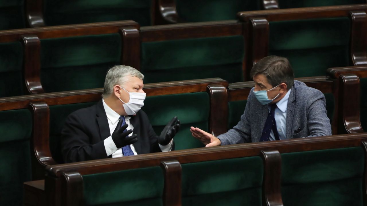 Marek Suski (po lewej) o wyborach prezydenckich 2020. (fot. PAP/Wojciech Olkuśnik) Marek Suski (po lewej) o wyborach prezydenckich 2020. (fot. PAP/Wojciech Olkuśnik)