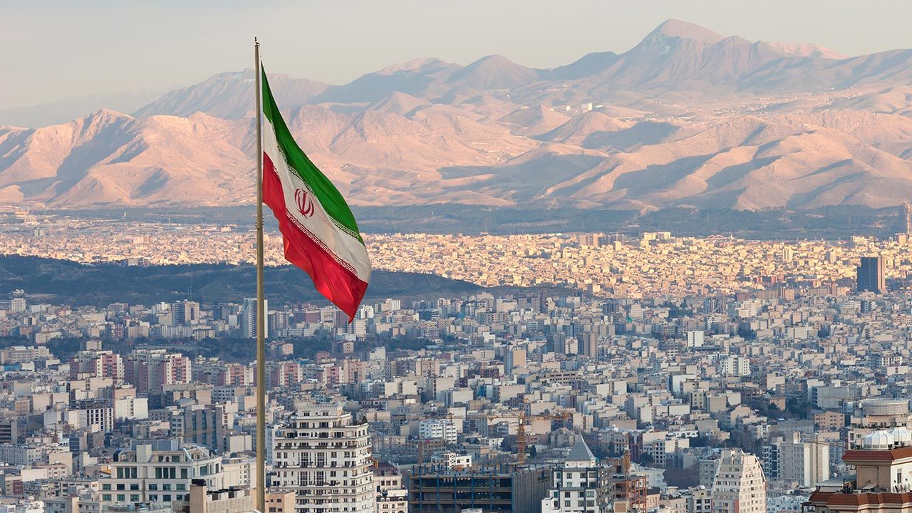 W połowie września w Iranie rozpoczęły się masowe protesty (fot. Shutterstock/Borna_Mirahmadian)