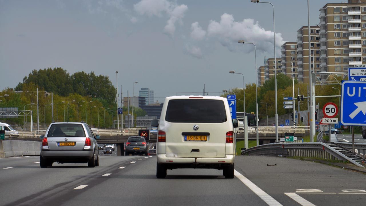 Polak stracił samochód w Holandii. Pokazał policjantowi