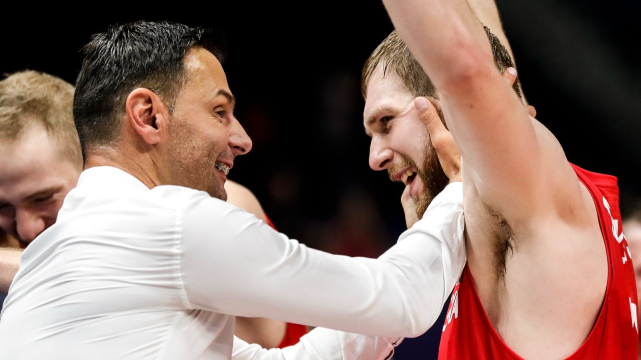 Trener Igor Milicić i Michał Sokołowski (fot. Getty).