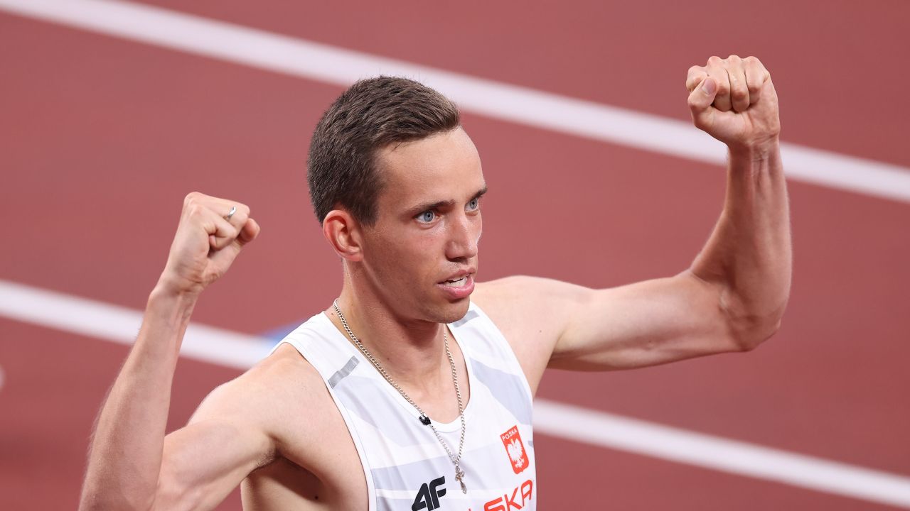 Patryk Dobek wygrał swój bieg półfinałowy z czasem 1:44,60. Finał odbędzie się w środę 4 sierpnia. (fot. PAP/Leszek Szymański) Patryk Dobek wygrał swój bieg półfinałowy z czasem 1:44,60. Finał odbędzie się w środę 4 sierpnia. (fot. PAP/Leszek Szymański)
