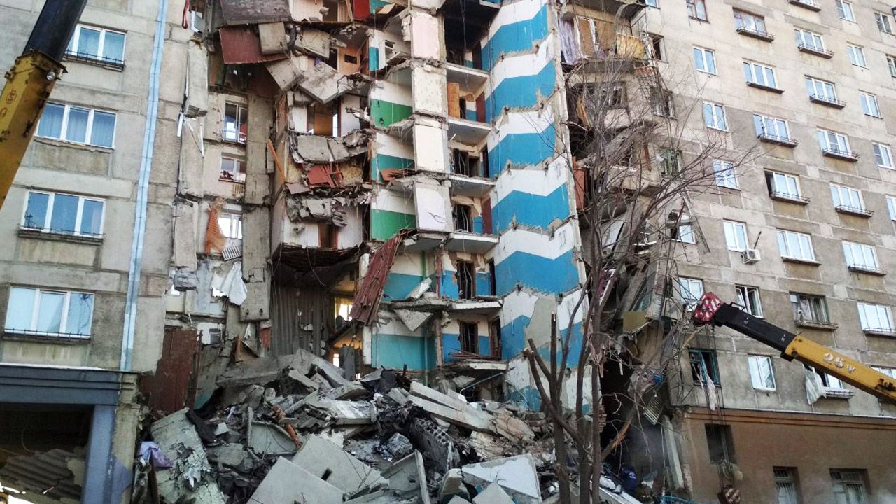 Zniszczeniu uległo 48 mieszkań (fot. TASS\TASS via Getty Images)