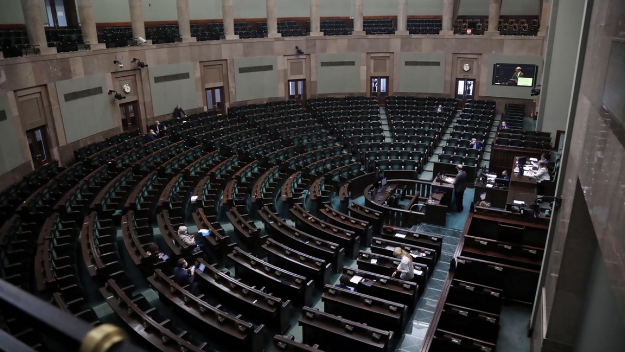 Jak wyglądałby rozkład mandatów? (fot. arch.PAP/Radek Pietruszka) Jak wyglądałby rozkład mandatów? (fot. arch.PAP/Radek Pietruszka)