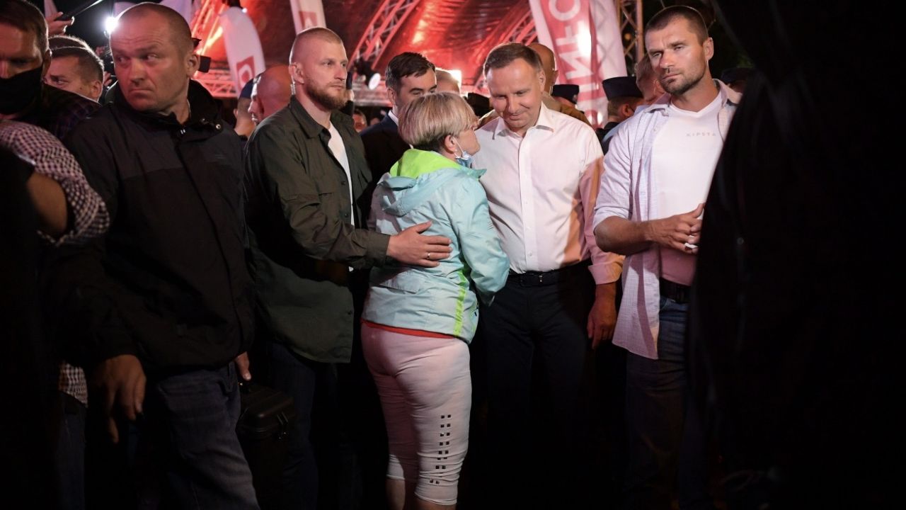 Prezydent Andrzej Duda coraz brutalniej atakowany przy pomocy fake newsów (fot. PAP/Marcin Obara) Prezydent Andrzej Duda coraz brutalniej atakowany przy pomocy fake newsów (fot. PAP/Marcin Obara)