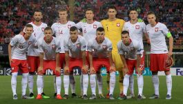 Konrad Michalak (pierwszy z prawej w drugim rzędzie) w barwach młodzieżowej reprezentacji Polski (fot. Getty).