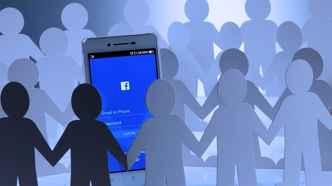 Facebook ma już ponad 2, 2 mld użytkowników (fot. Shutterstock/focal point) Facebook ma już ponad 2, 2 mld użytkowników (fot. Shutterstock/focal point)