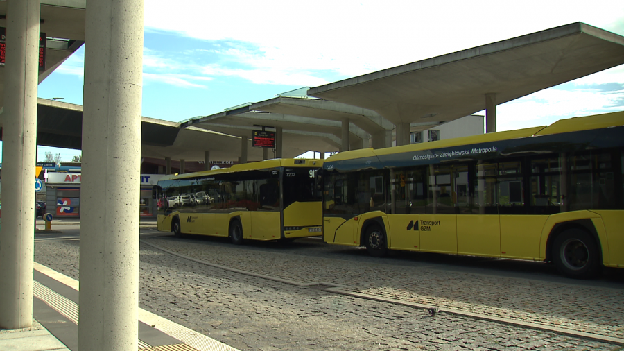 Ideą centrów przesiadkowych jest odciążanie miast z ruchu samochodowego. Fot. TVP3 Katowice
