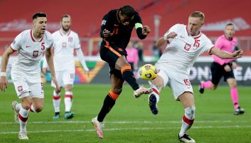 Jan Bednarek, Georginio Wijnaldum, Kamil Glik (fot. Getty Images) Jan Bednarek, Georginio Wijnaldum, Kamil Glik (fot. Getty Images)