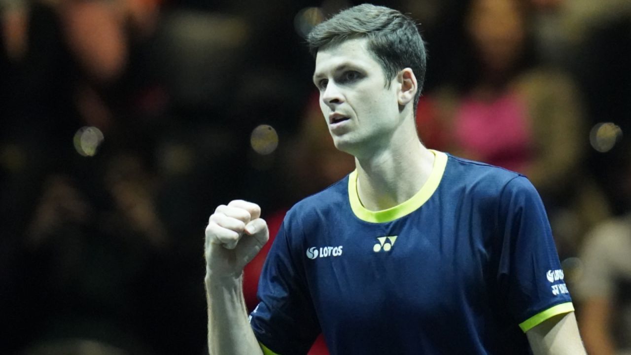 Hubert Hurkacz zagra w półfinale w Dubaju (fot. Getty)