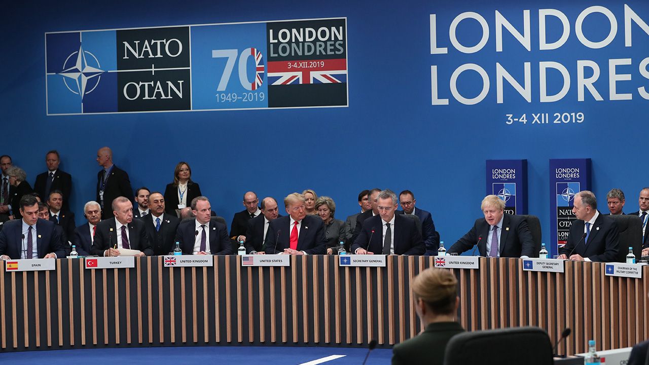 Medialne echa londyńskiego szczytu NATO (fot. Turkish Presidency / Murat Cetinmuhurdar / Handout/Anadolu Agency via Getty Images) Medialne echa londyńskiego szczytu NATO (fot. Turkish Presidency / Murat Cetinmuhurdar / Handout/Anadolu Agency via Getty Images)